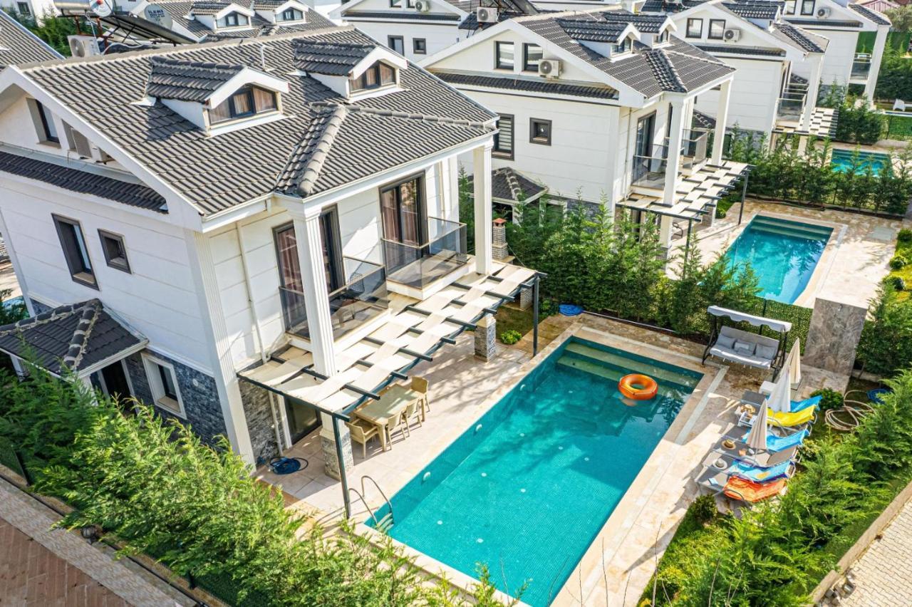4 Bedroom Holiday Villa In Hisaroenue Oeluedeniz- Gold Rose 费特希耶 外观 照片