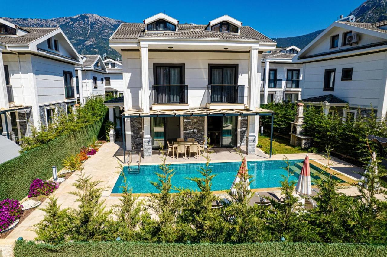 4 Bedroom Holiday Villa In Hisaroenue Oeluedeniz- Gold Rose 费特希耶 外观 照片