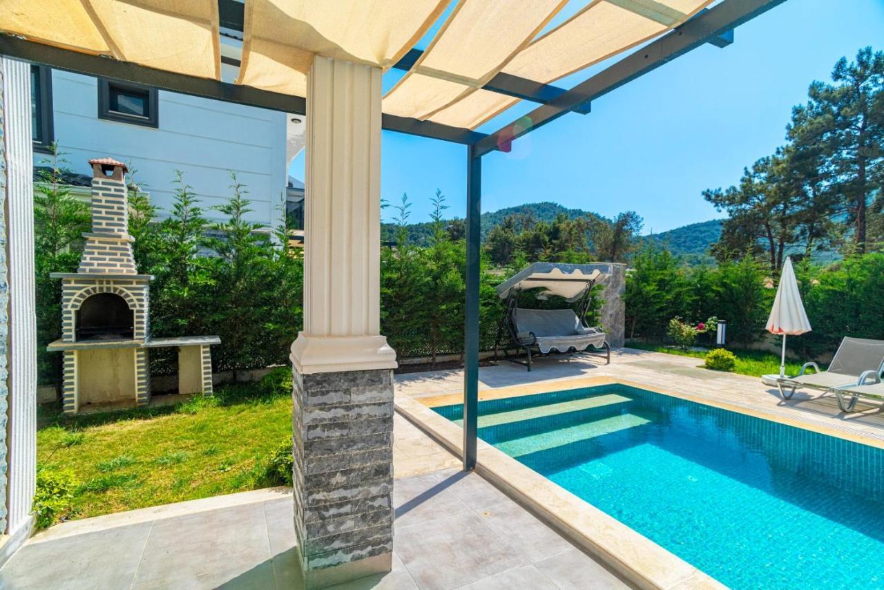 4 Bedroom Holiday Villa In Hisaroenue Oeluedeniz- Gold Rose 费特希耶 外观 照片