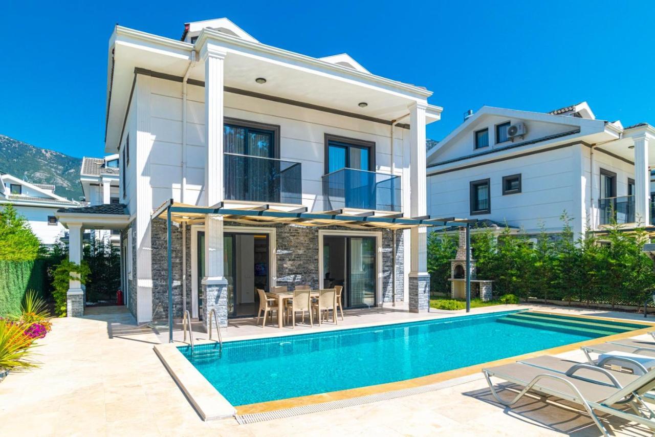 4 Bedroom Holiday Villa In Hisaroenue Oeluedeniz- Gold Rose 费特希耶 外观 照片