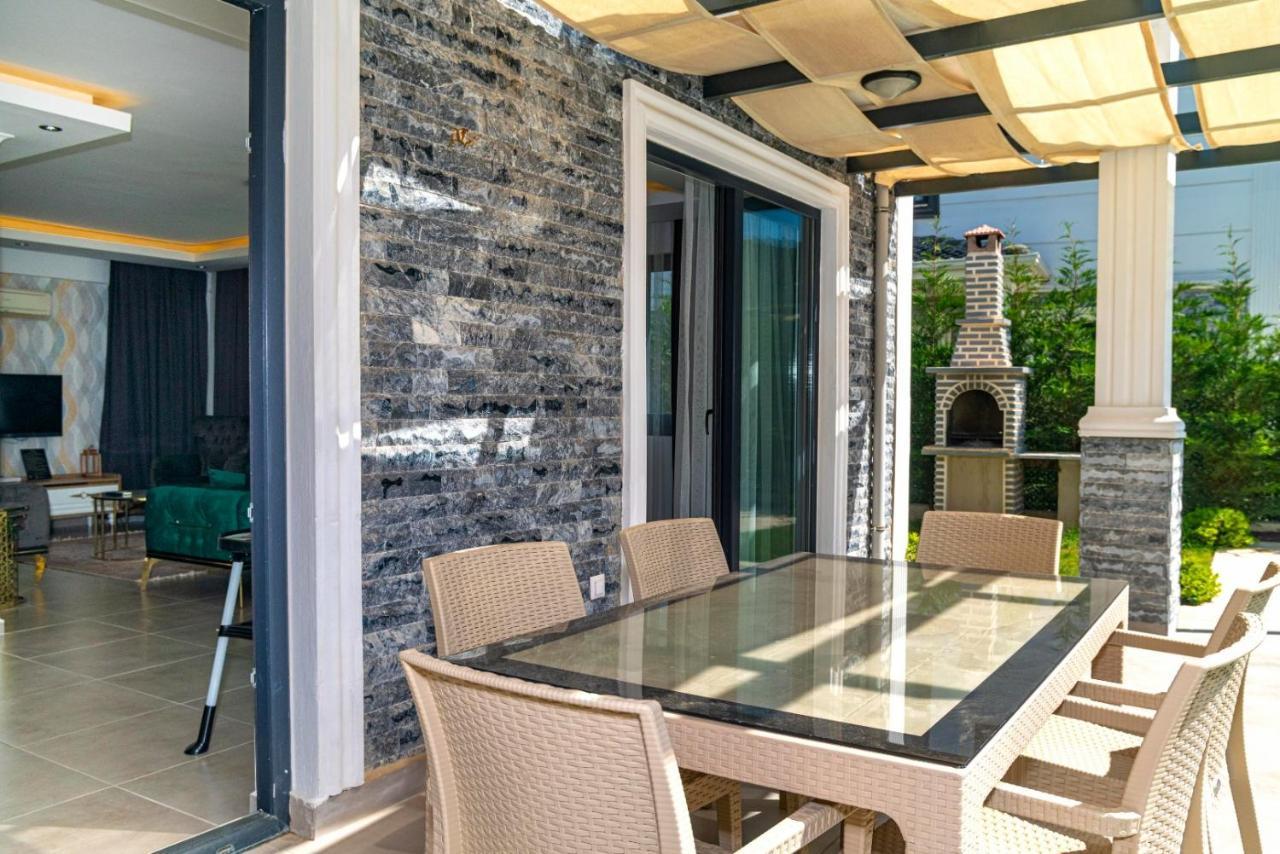 4 Bedroom Holiday Villa In Hisaroenue Oeluedeniz- Gold Rose 费特希耶 外观 照片