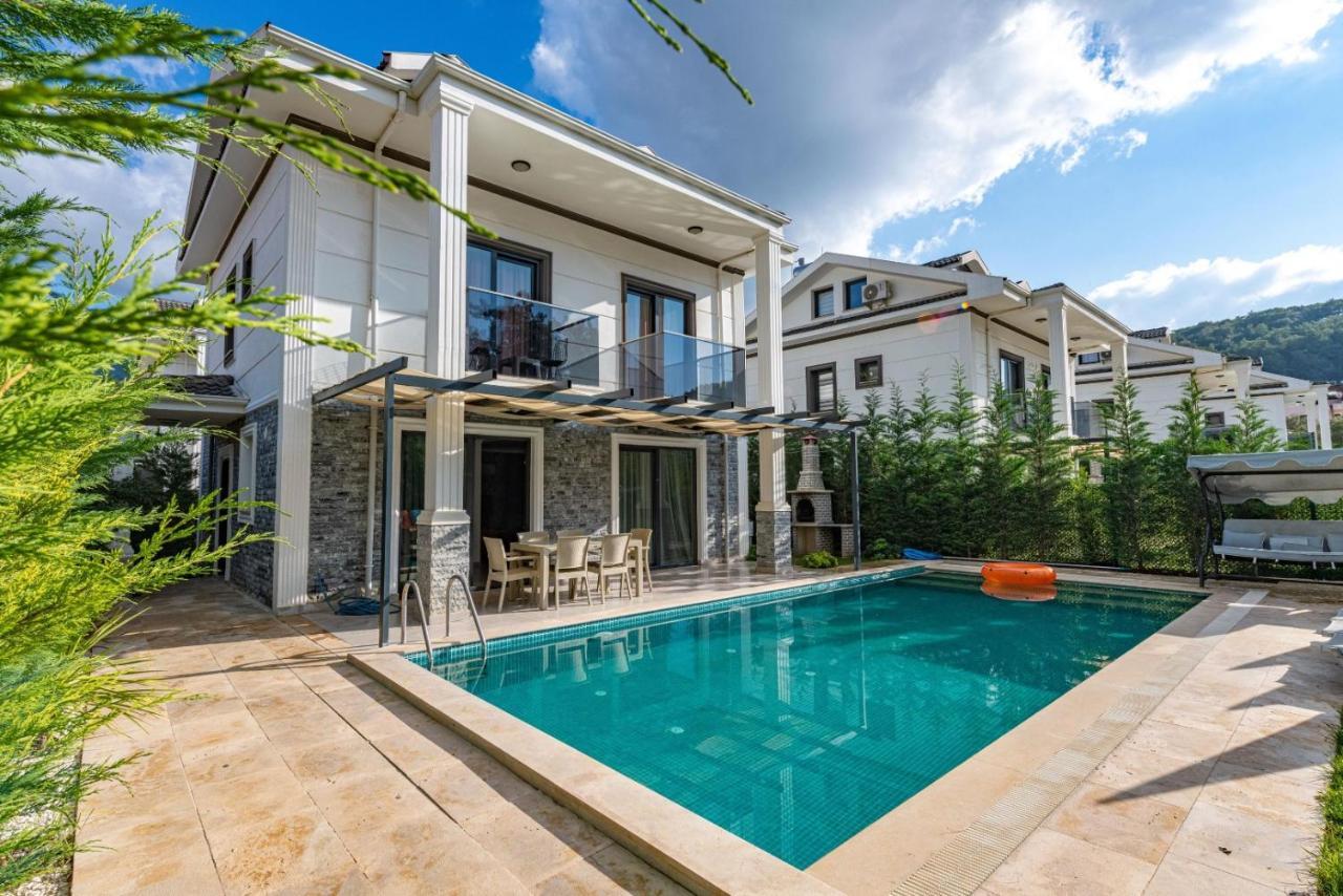 4 Bedroom Holiday Villa In Hisaroenue Oeluedeniz- Gold Rose 费特希耶 外观 照片