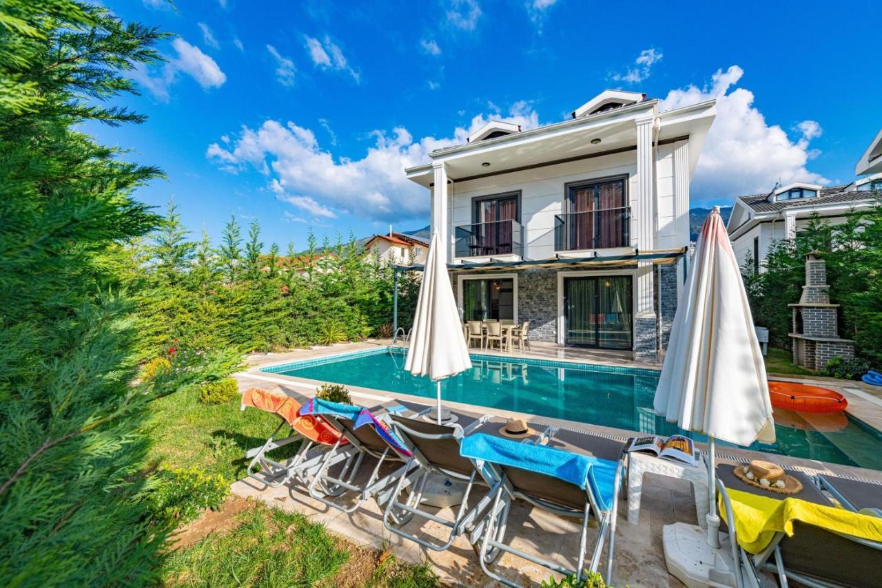 4 Bedroom Holiday Villa In Hisaroenue Oeluedeniz- Gold Rose 费特希耶 外观 照片