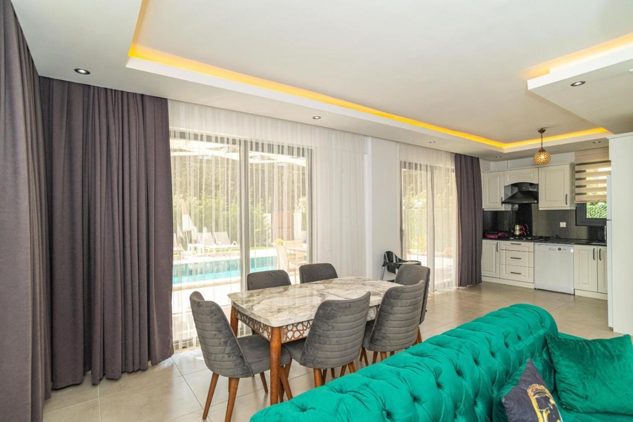 4 Bedroom Holiday Villa In Hisaroenue Oeluedeniz- Gold Rose 费特希耶 外观 照片