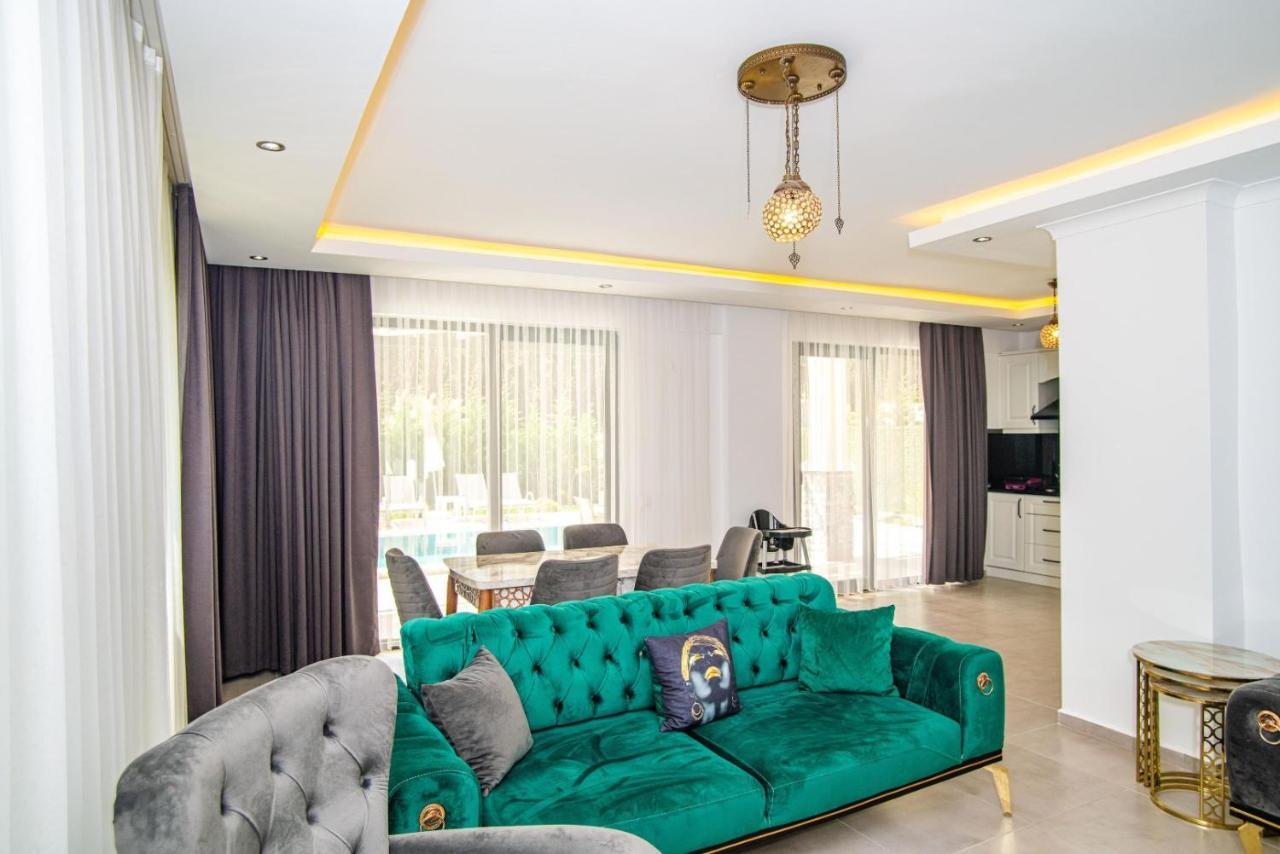 4 Bedroom Holiday Villa In Hisaroenue Oeluedeniz- Gold Rose 费特希耶 外观 照片