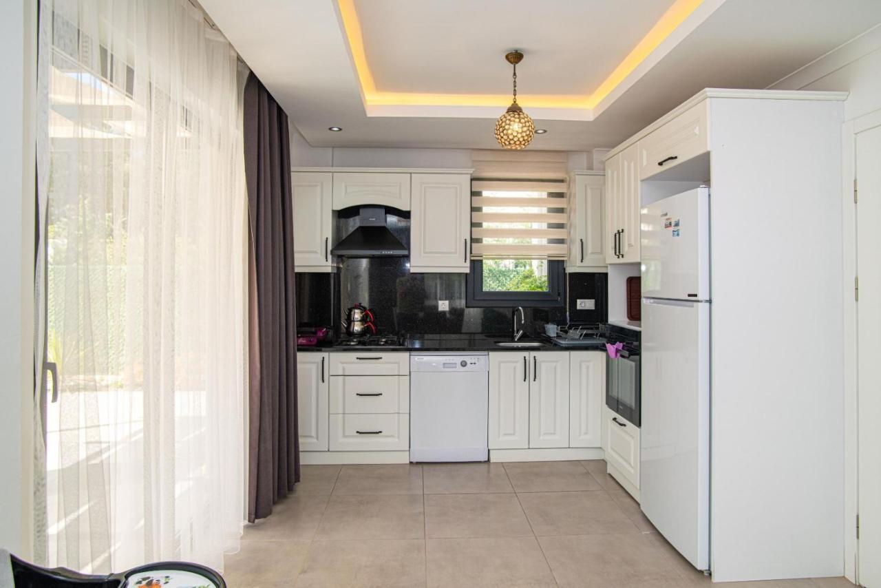 4 Bedroom Holiday Villa In Hisaroenue Oeluedeniz- Gold Rose 费特希耶 外观 照片